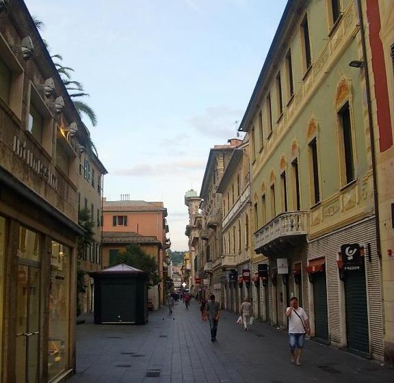 تختخواب و صبحانه Seal Home