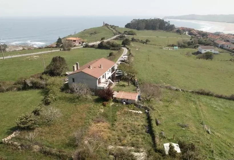 Aamiaismajoitus (B&B) Surf House Sanvi
