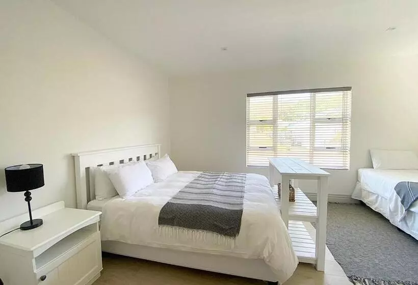 Aamiaismajoitus (B&B) The Bucket List Guest House