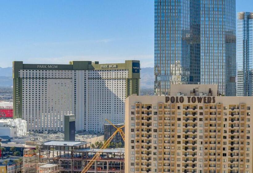 Elite Studio Mgm Signature Balcony Strip View