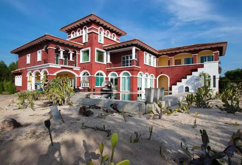 Hotelli Hacienda Resort   Mae Phim