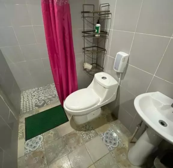 هتل Hostal Café El Cedro