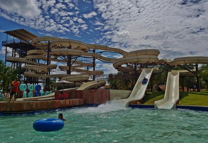 هتل Hot Beach Suites