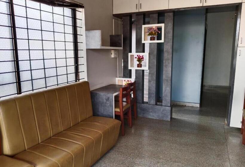 هتل Sunanda Lodge