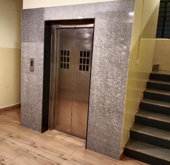 هتل Sunanda Lodge