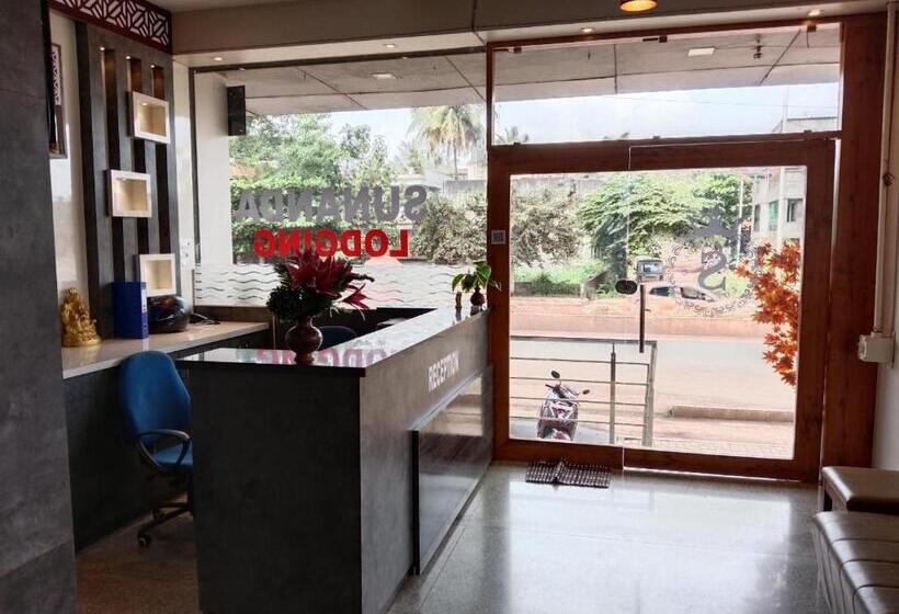 هتل Sunanda Lodge