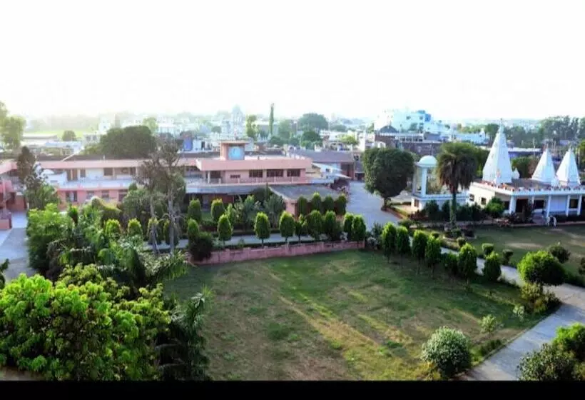 ペンション Geeta Dham
