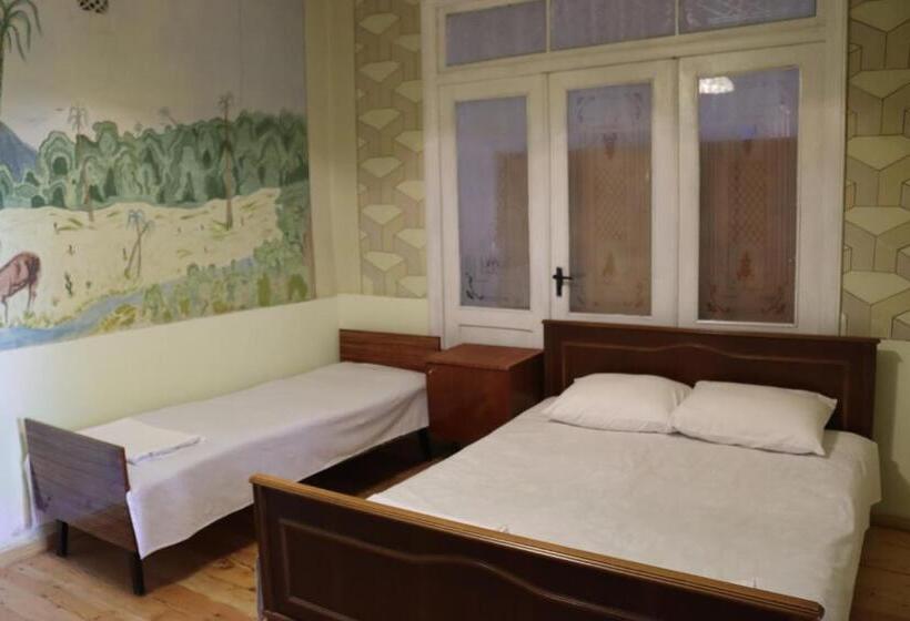 پانسیون Selina Guest House