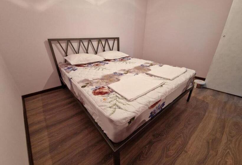 پانسیون Selina Guest House