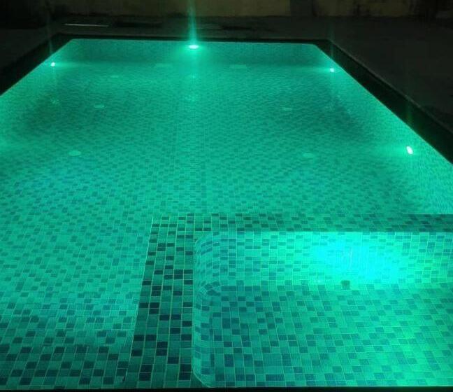 پانسیون Vcp Beach Resort