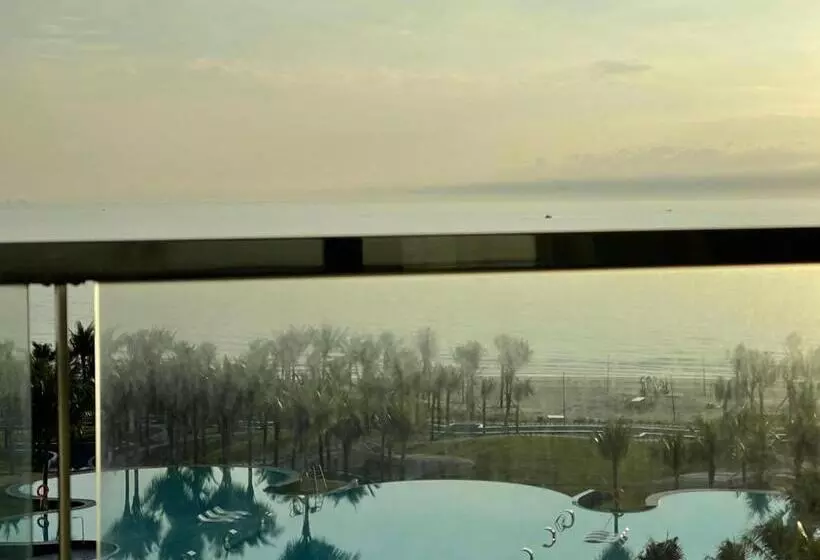 استراحتگاه Arena Cam Ranh Sea View