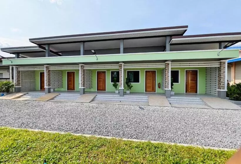 Retkeilymaja ลีลาโคซี่ รีสอร์ท ณ สิชล