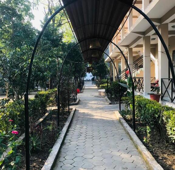 تختخواب و صبحانه Baba Lodge芭芭小屋