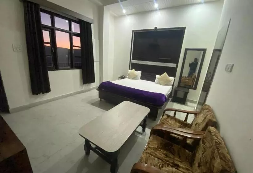 ベッドアンドブレックファースト Shyar Residency Home Stay