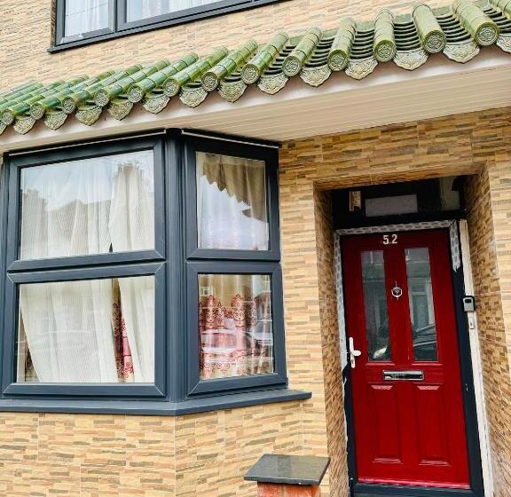 Bed and Breakfast The Great Falcon Accommodation