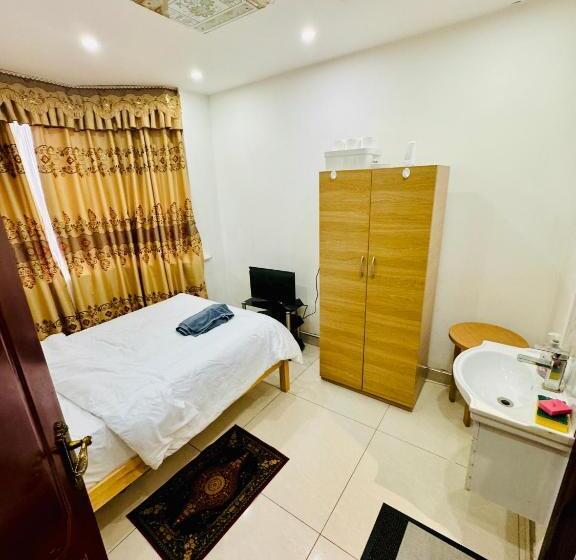 Bed and Breakfast The Great Falcon Accommodation