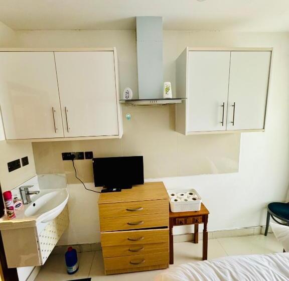 Bed and Breakfast The Great Falcon Accommodation