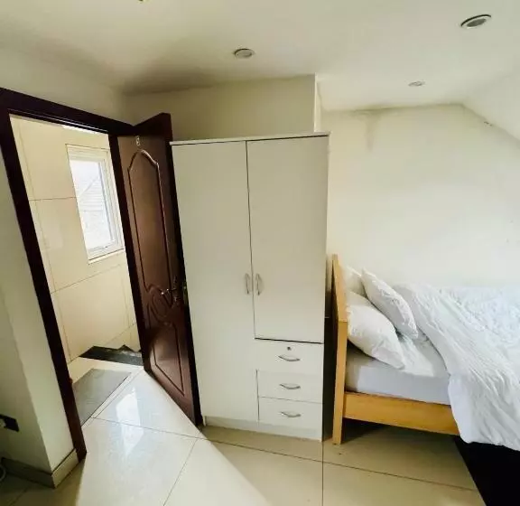 Aamiaismajoitus (B&B) The Great Falcon Accommodation