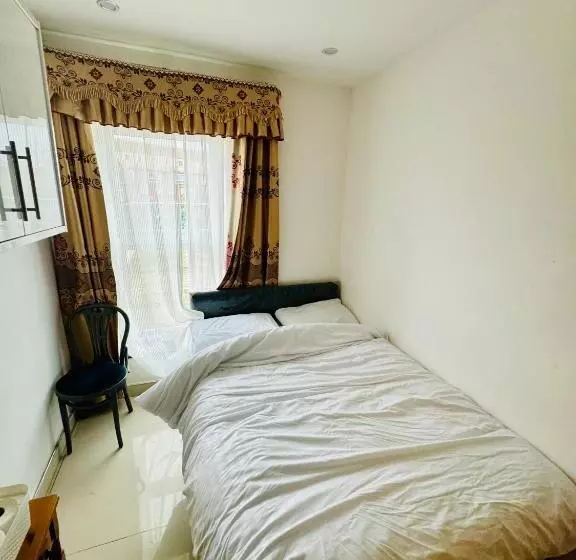 Aamiaismajoitus (B&B) The Great Falcon Accommodation