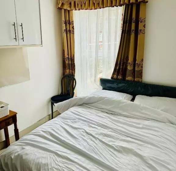 Aamiaismajoitus (B&B) The Great Falcon Accommodation