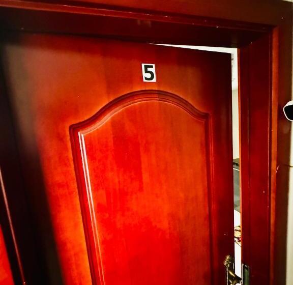 Bed and Breakfast The Great Falcon Accommodation