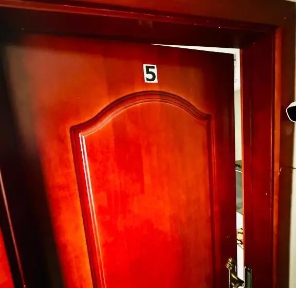 Aamiaismajoitus (B&B) The Great Falcon Accommodation