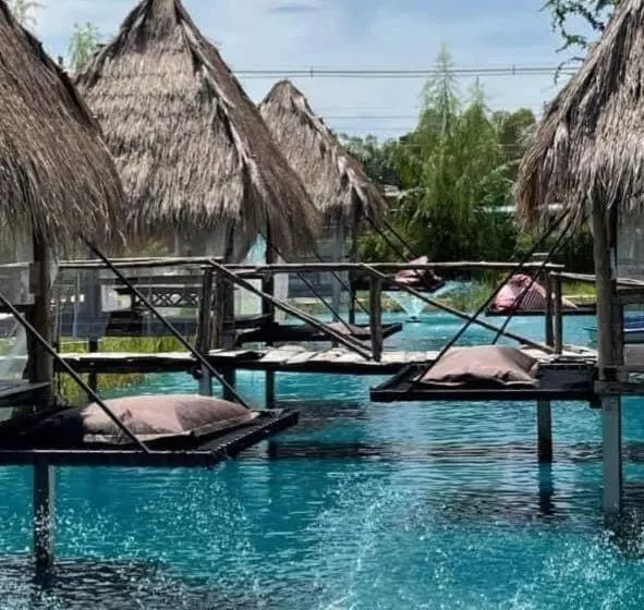 Hotelli บุญพล รีสอร์ต Boonpon Resort