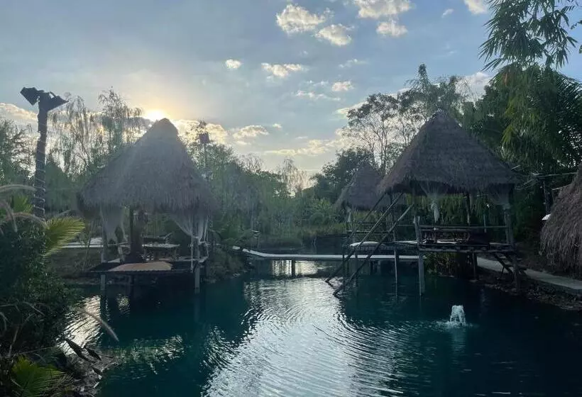 Hotelli บุญพล รีสอร์ต Boonpon Resort