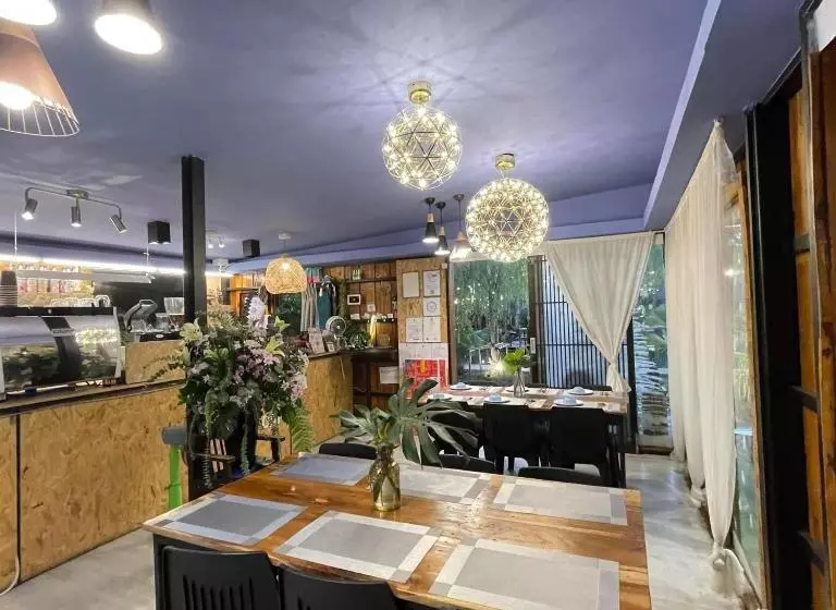 Hotelli บุญพล รีสอร์ต Boonpon Resort