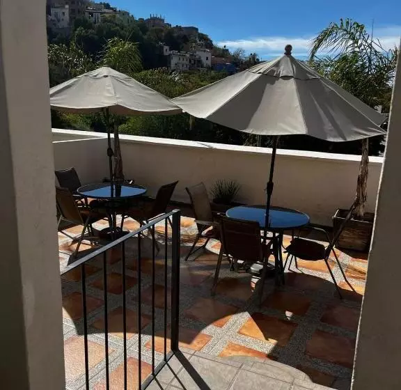 هتل Jardín Del Cantador