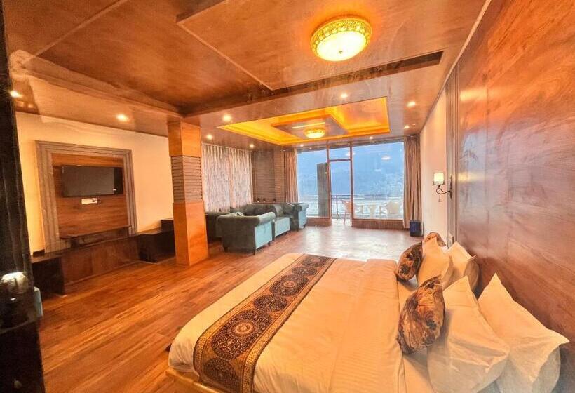 בית מלון כפרי Rockland Cottage, Manali Centrally Heated & Air Cooled Premium Rooms