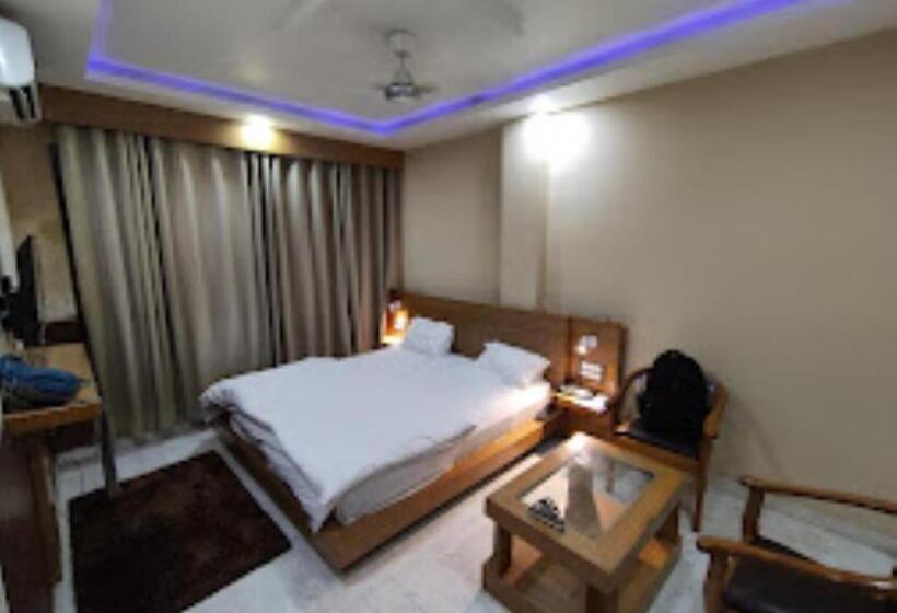 בית מלון כפרי Shar Inn Balrampur