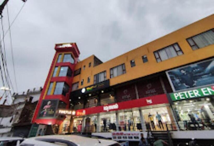 בית מלון כפרי Shar Inn Balrampur