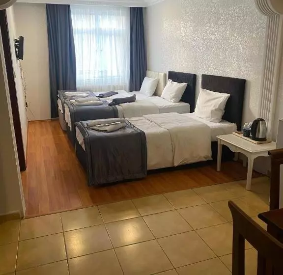 Hotelli Timex Suites