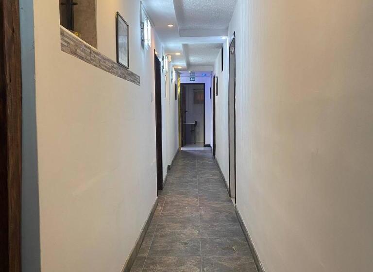 Пансион Calu L Petit Hostel