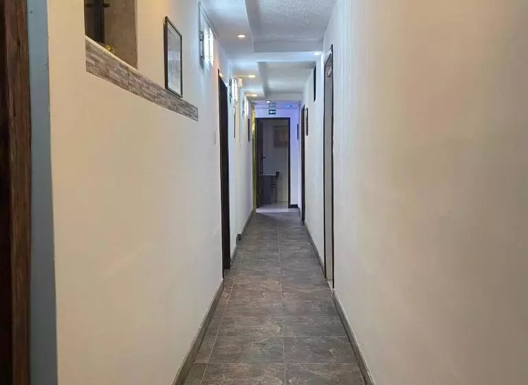 ペンション Calu L  Petit Hostel