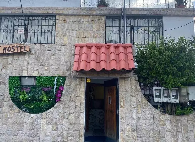 ペンション Calu L  Petit Hostel