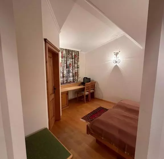 ペンション Esterer