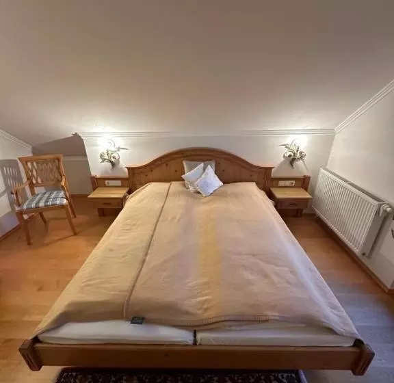 ペンション Esterer