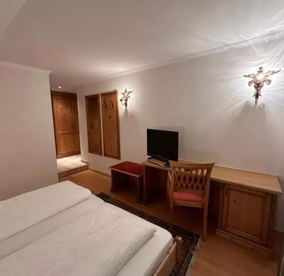 ペンション Esterer