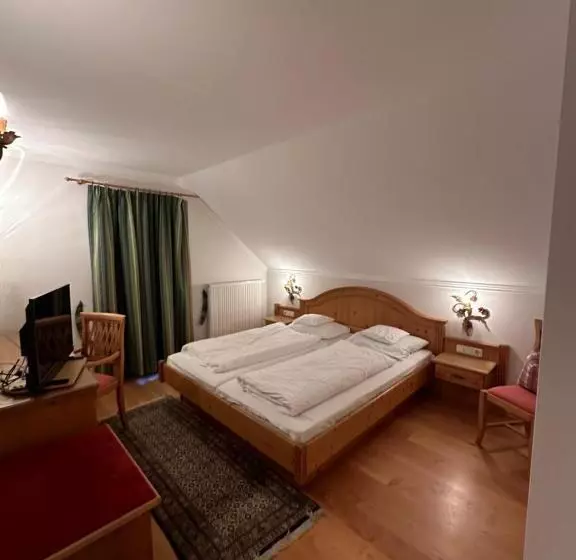 ペンション Esterer