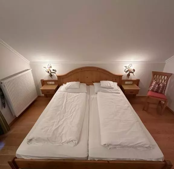 ペンション Esterer