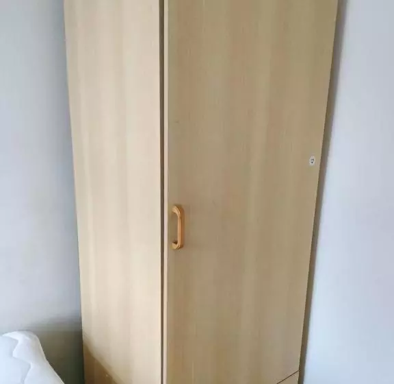 پانسیون Home Away From Home