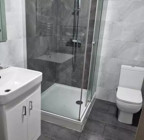 پانسیون Home Away From Home