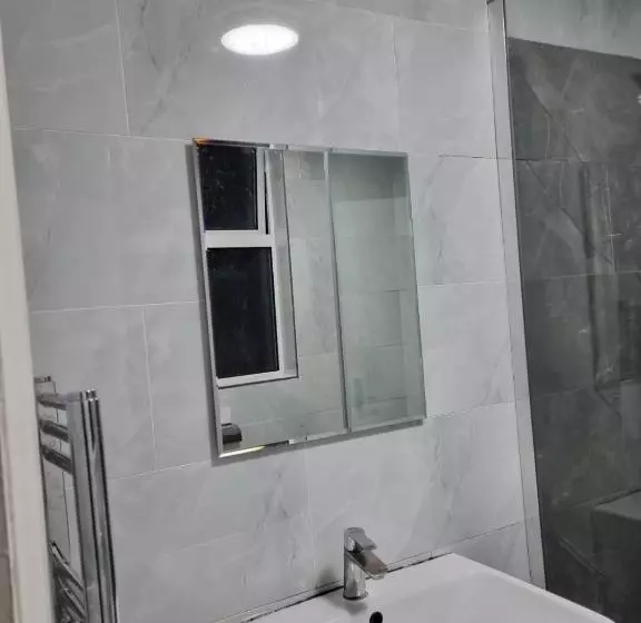 پانسیون Home Away From Home