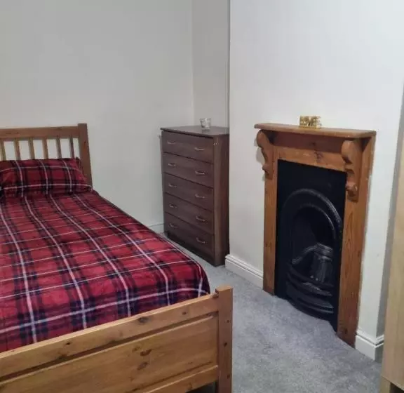 پانسیون Home Away From Home