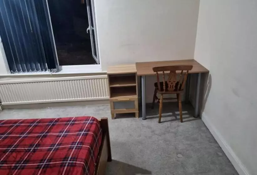 پانسیون Home Away From Home