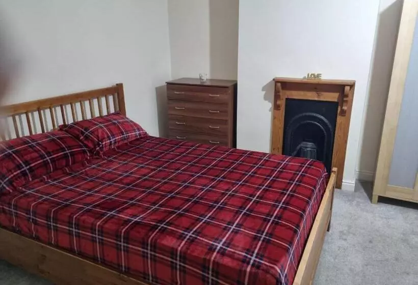 پانسیون Home Away From Home