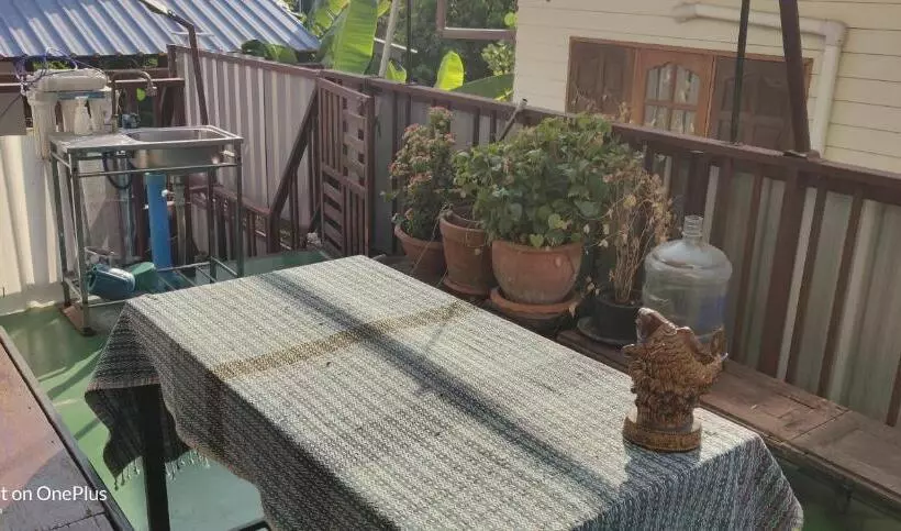 Majatalo Manu V House