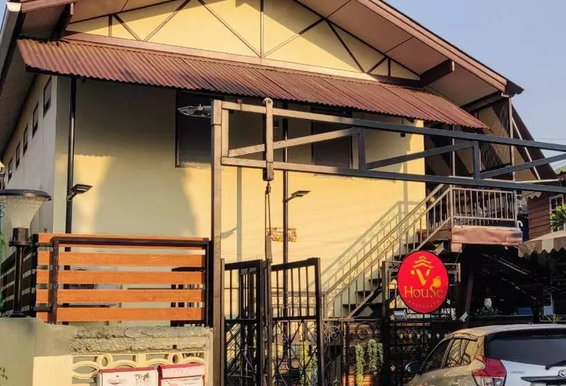 Majatalo Manu V House